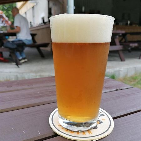Penzion Eska S Pivovarem Mj Jince 외부 사진
